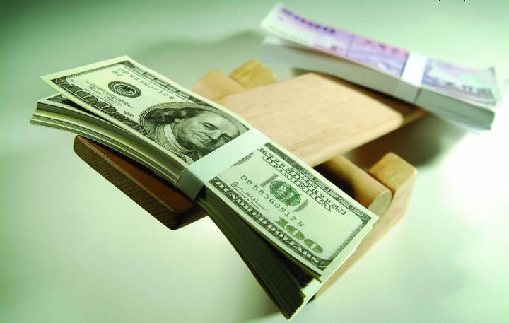 美元/日元承压：央行加息预期与美联储降息预期博弈